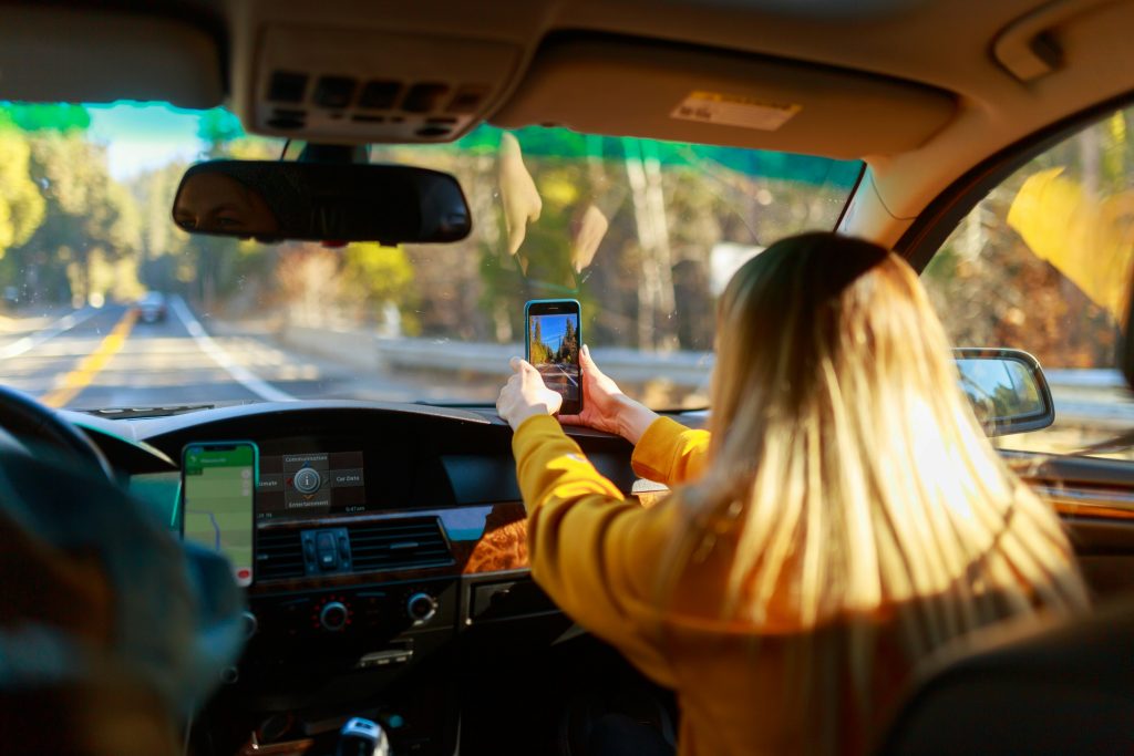 femme en roadtrip